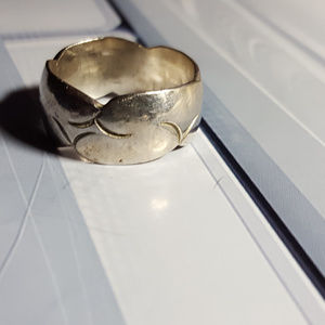 NAVAJO RING SIZE 9 CLOUDS MADE BY RICHARD'S STER